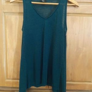 Shark Bite Green Tunic Size S NWT
